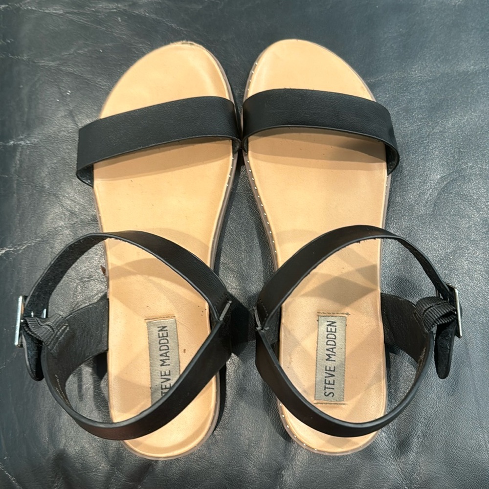 Steve Madden Dina Flat Sandals